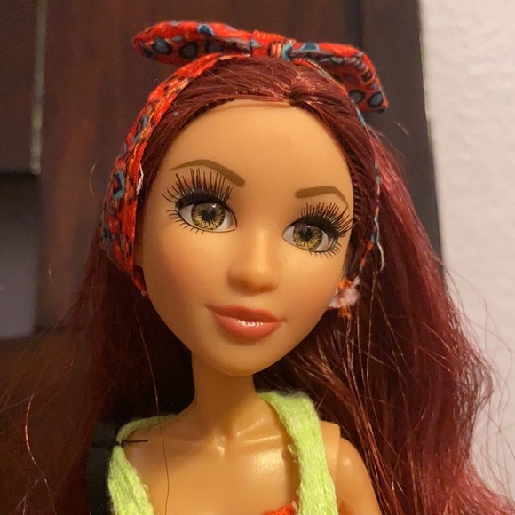Project Mc2 Camryn's Skateboard Core Doll - Picture 2 of 12